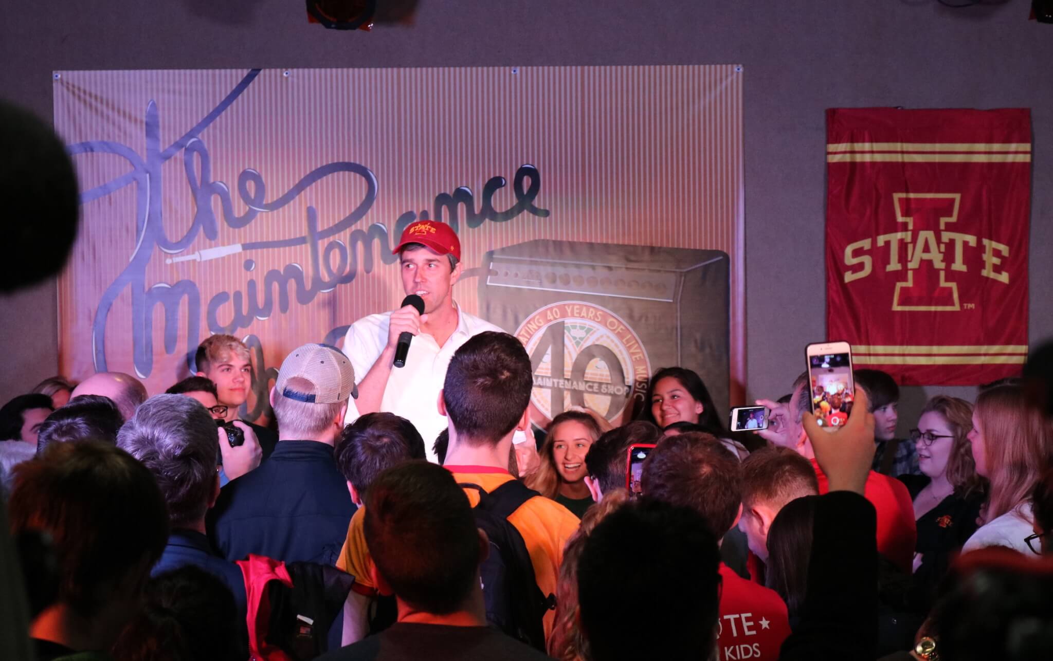 Beto O’Rourke Courts Students With Energy And An “Idealistic Vibe”