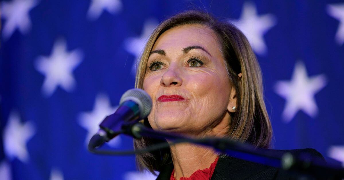 Reynolds blames childhood obesity on decision not to feed poor kids Reynolds blames childhood obesity on decision not to feed poor kids