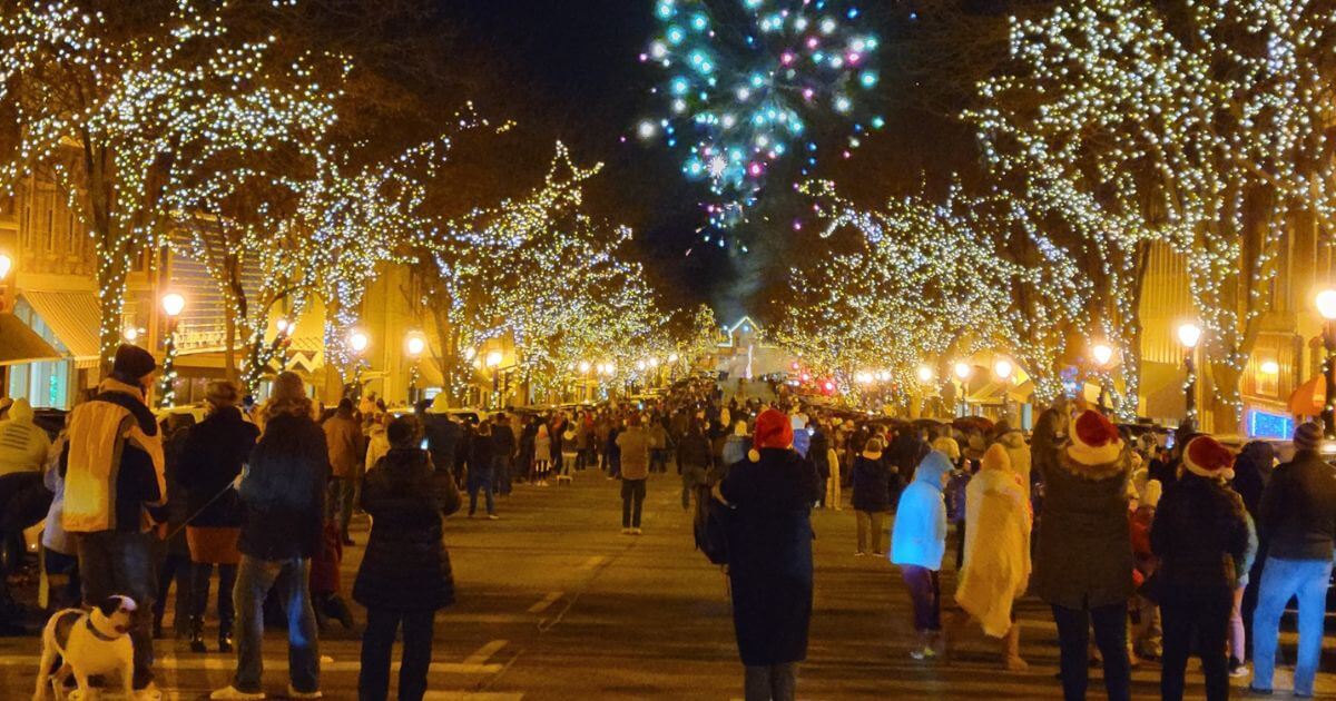 Get in the Christmas spirit with these 10 Iowa light displays Get in the Christmas spirit with these 10 Iowa light displays